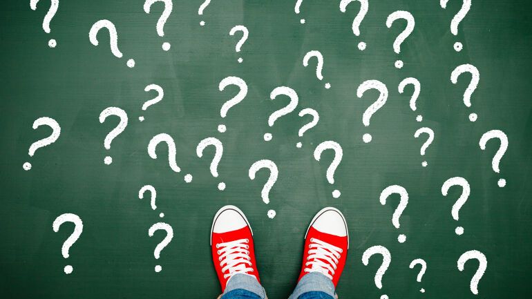 Føtter med røde sko